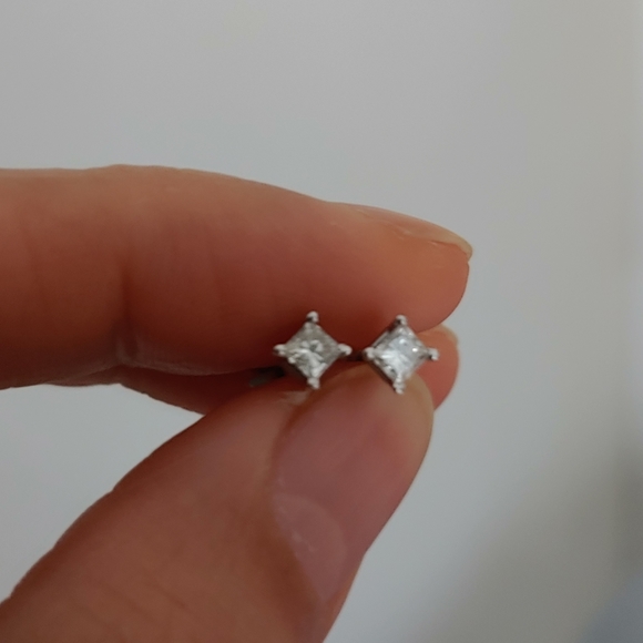 18k white gold diamond solitaire earrings - Picture 1 of 4